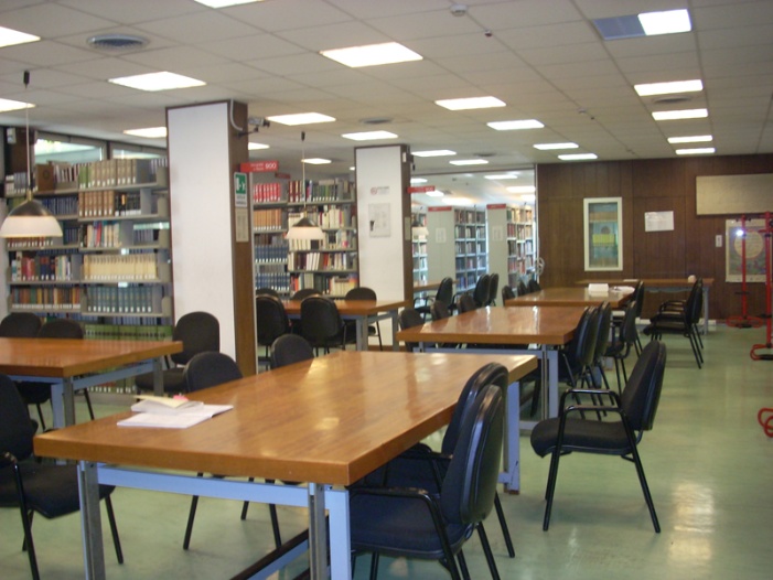 Sala lettura della Biblioteca Baldini Roma