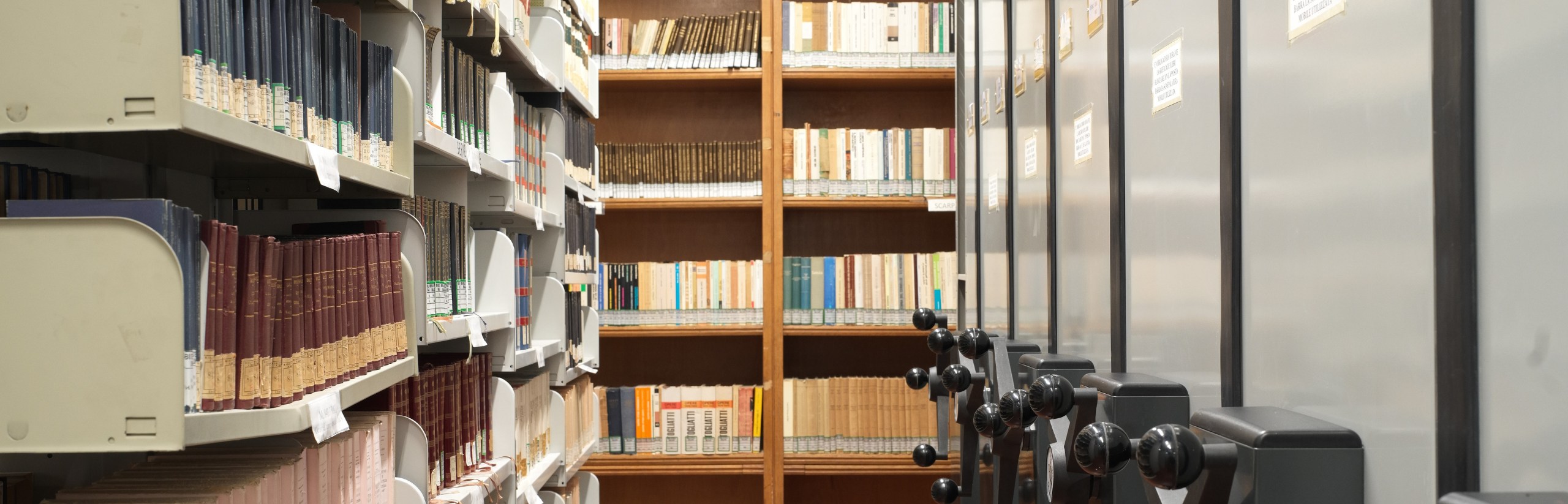 Foto che rappresenta alcuni volumi del Fondo De Tuddo